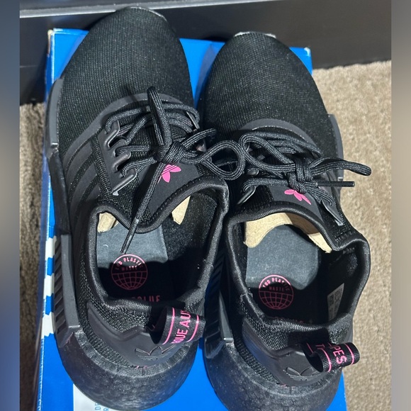 NEW WITH BOX! Adidas NMD R1 Primeblue All Black Womens Shoes size 5.5 - Picture 5 of 14
